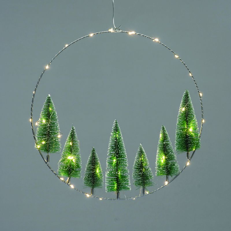 WREATH TREES ΔΙΑΚΟΣΜ ΚΡΕΜΑΣΤΟ 50 LED ΛΑΜΠ ΘΕΡΜΑ ΜΠΑΤ 3ΧΑΑ (ΔΕΝ ΣΥΜΠ) IP20  ΔΙΑΜ:40cm 30cm ΚΑΛ ACA X09501113